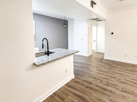 2nd image of 41410 Juniper St Unit 2522