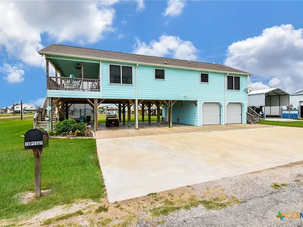 16 Peggy St W, Palacios, TX 77465