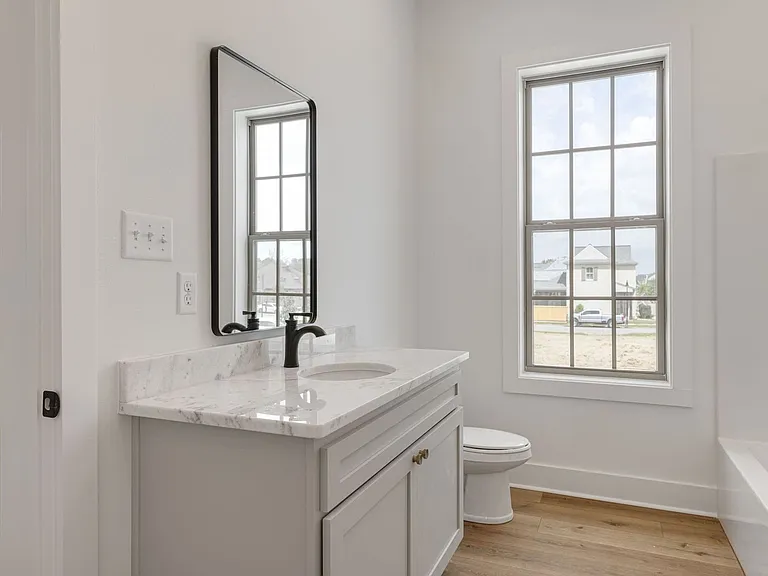 805 Broyles St #101 — Photo 12