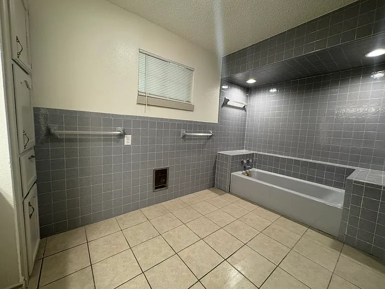 3731 Avenue M — Photo 20