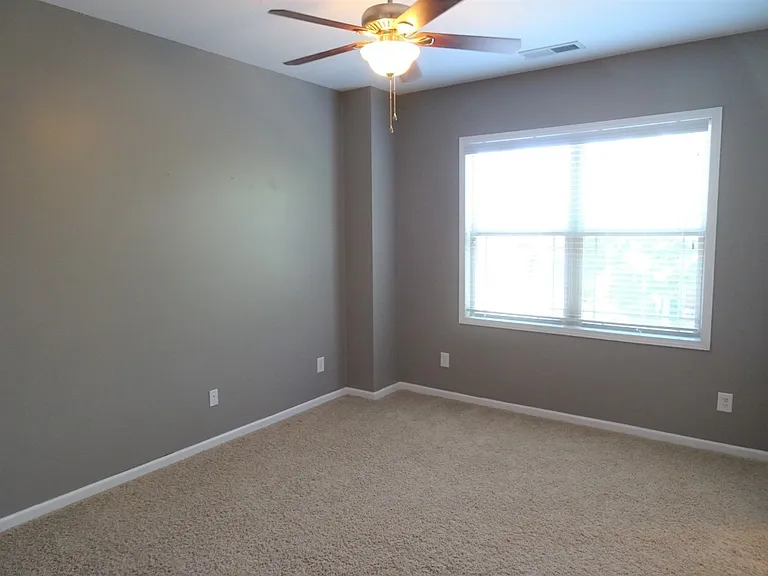 71 Covington Ter — Photo 17