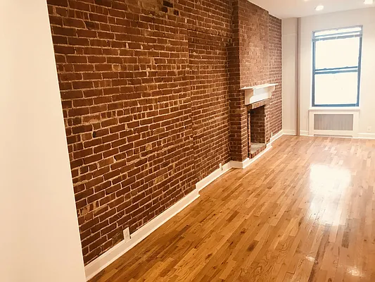 Rented by Metropolis Real Estate of Manhattan | media 27