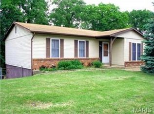 2305 Laurie Dr, High Ridge, MO 63049