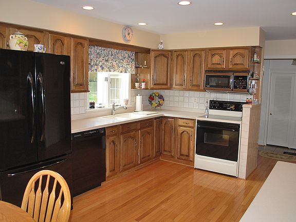 2nd image of 11 Waterford Way