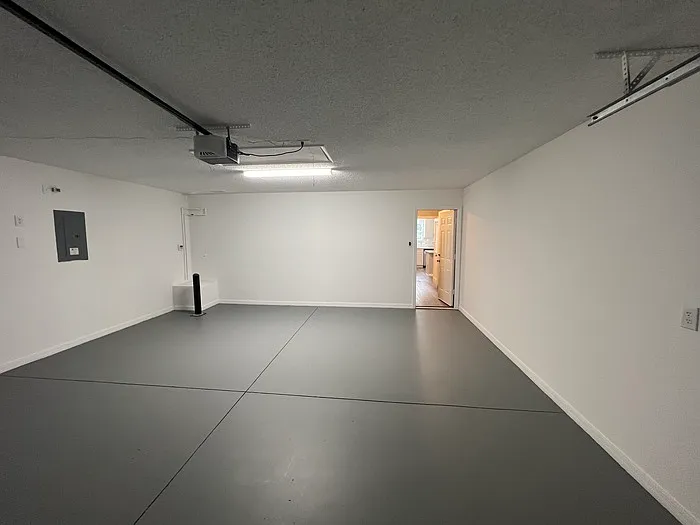 3 bed, 2.0 bath, 1527 sqft, $2,200 — Photo 4