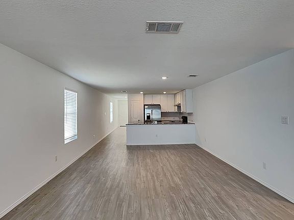 5th image of 6324 Fillmore St #0