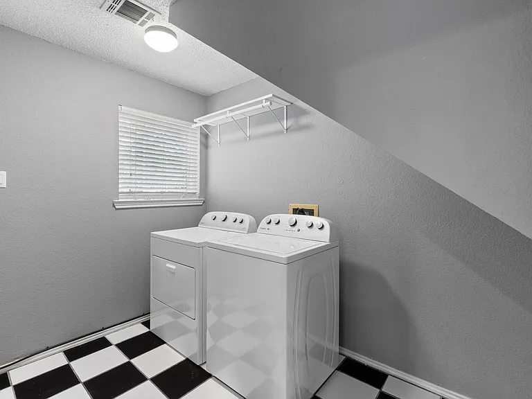 15905 De Peer Ave — Photo 25