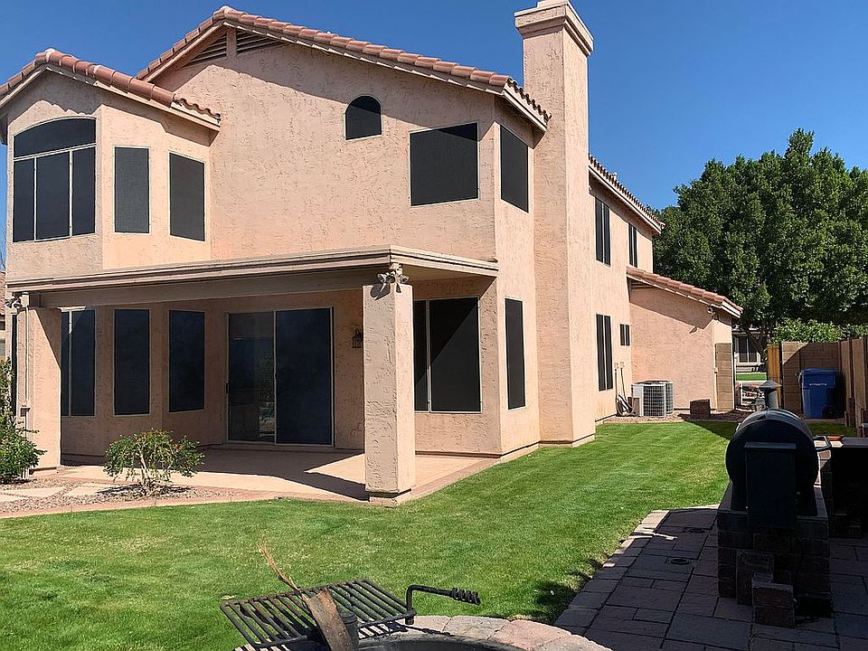 2nd image of 108 N Nevada Way