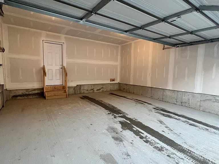 534 Oldenburg Ave — Photo 19
