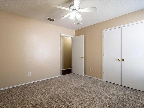 5th image of 2736 Peach Dr