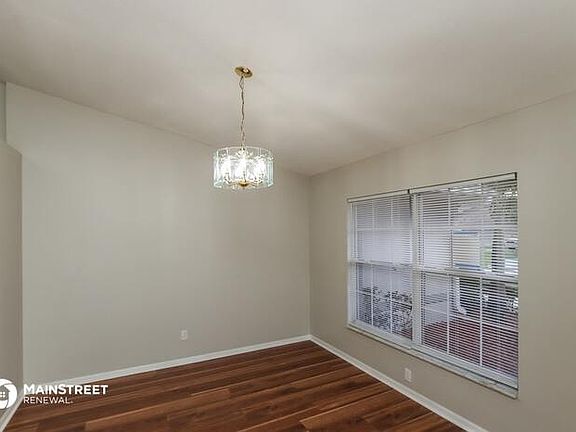 5th image of 1465 Martinez St SE