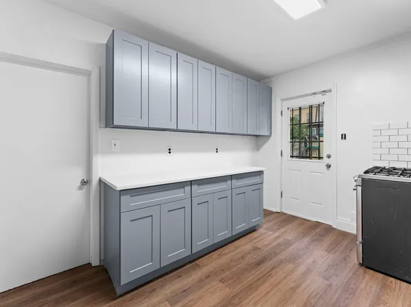 296 Pearsall Avenue image 7 of 18