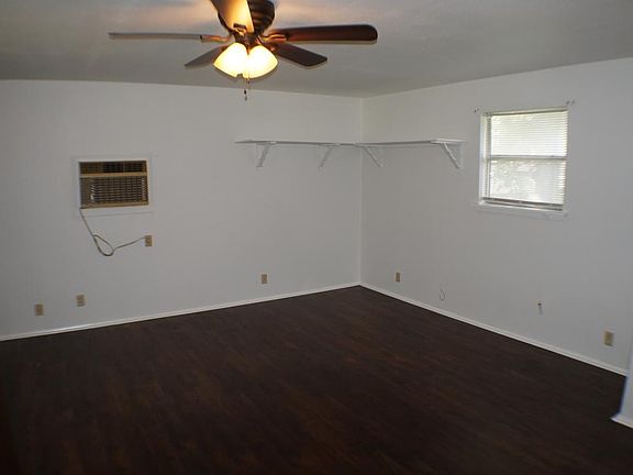 3rd image of 4418 Newcome Dr