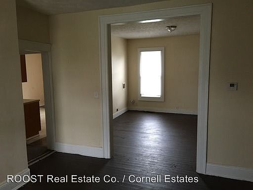 2nd image of 522-524 E Rose St