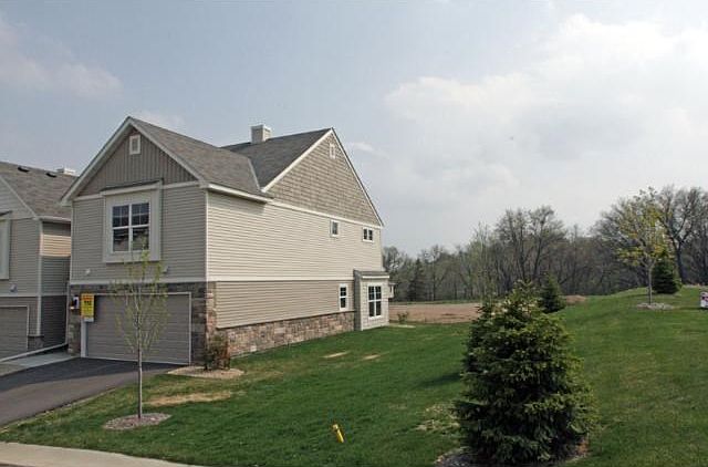 1st image of 582 Stonewood Ln