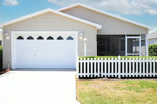 2372 Travis Pl Photo 1