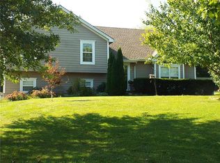 301 Cape Cod Rd, Trimble, MO 64492