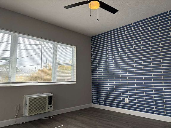 5th image of 5614 Gulfport Blvd S #9