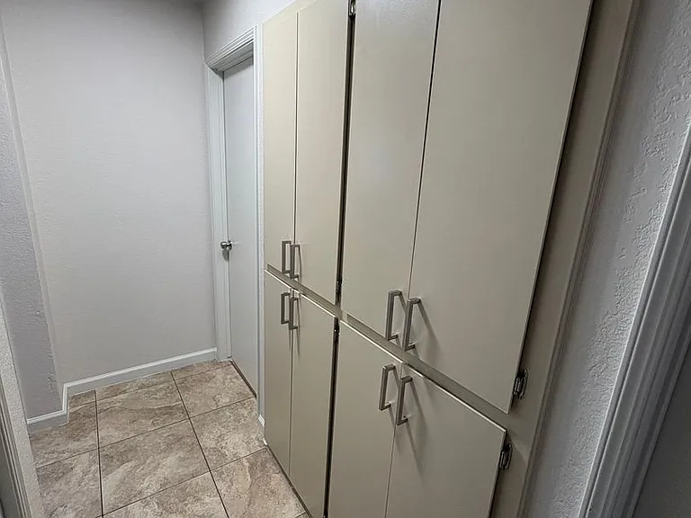 1148 Gladys Way — Photo 8