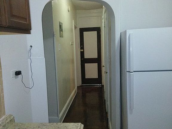 4th image of 611 E 17th St APT 3
