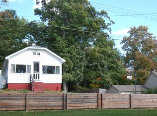 1140 Lakeshore Dr, Columbiaville, MI 48421