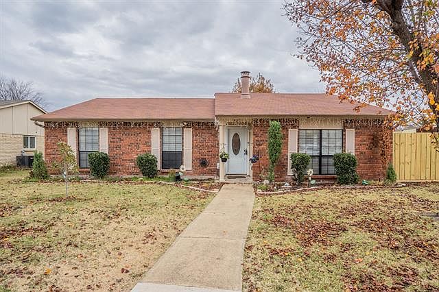 1st image of 467 Cambria Dr