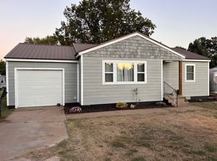 1102 N 5th St, Tonkawa, OK 74653