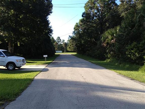 3rd image of 8 Sea Brook Pl