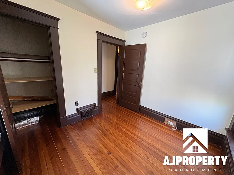 119 N Summit Ave — Photo 36