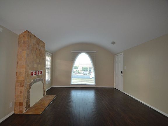 4th image of 1858 W 84th Pl