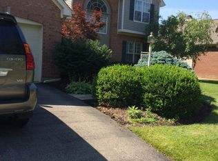 9442 Old Village Dr, Loveland, OH 45140