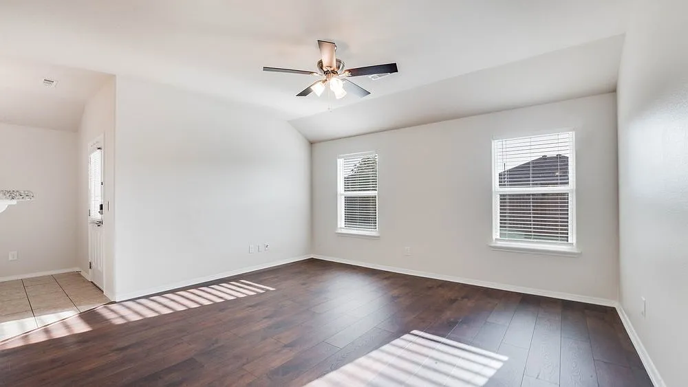 3 bed, 2.0 bath, 1380 sqft, $1,695 — Photo 3