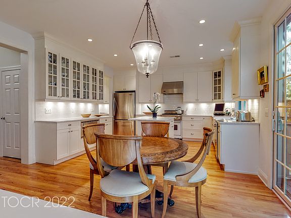 3rd image of 40 Schindler Ct