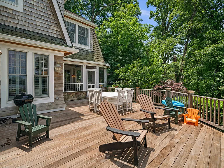 2942 Edgewater Dr — Photo 32