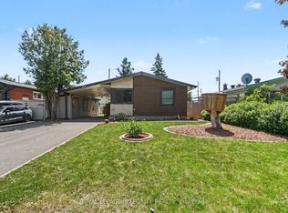 2450 Magnus Ave, Ottawa, ON K1G 1J8