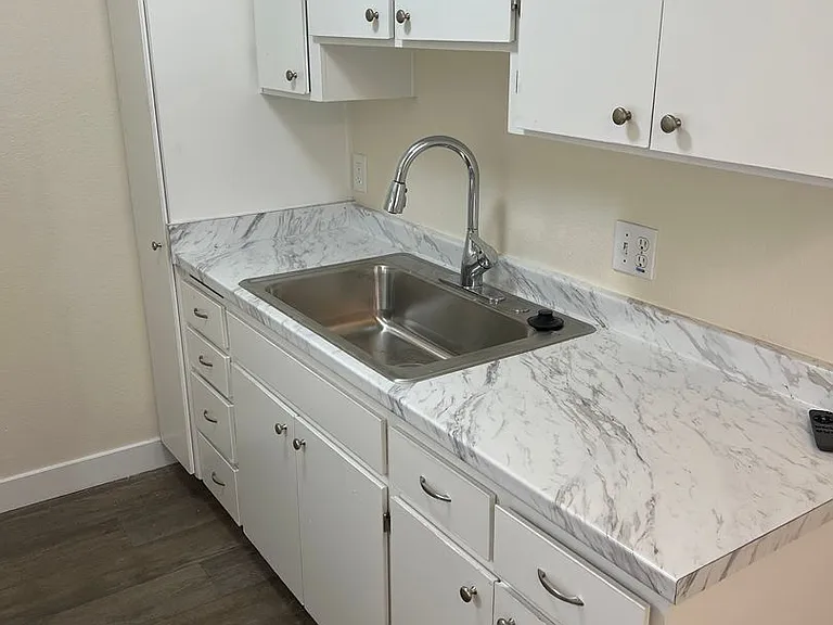 La Fuente Apartments — Photo 6