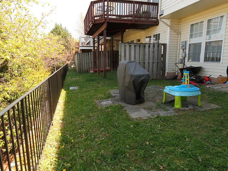46164 Aisquith Ter — Photo 15