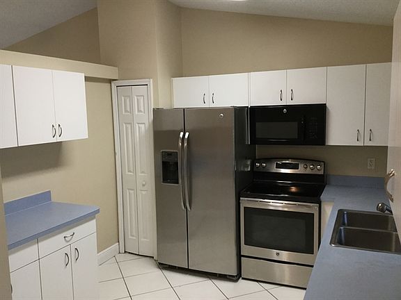5th image of 4352 SW Elaine Ct