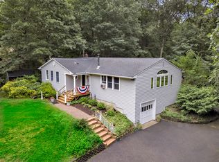 40 Harbor Beach Rd, Miller Place, NY 11764