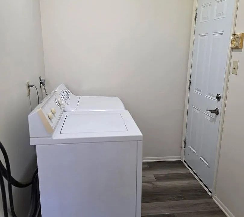 1st image of 14 Honeysuckle Dr