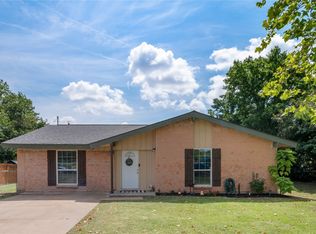 910 Crockett St, Midlothian, TX 76065