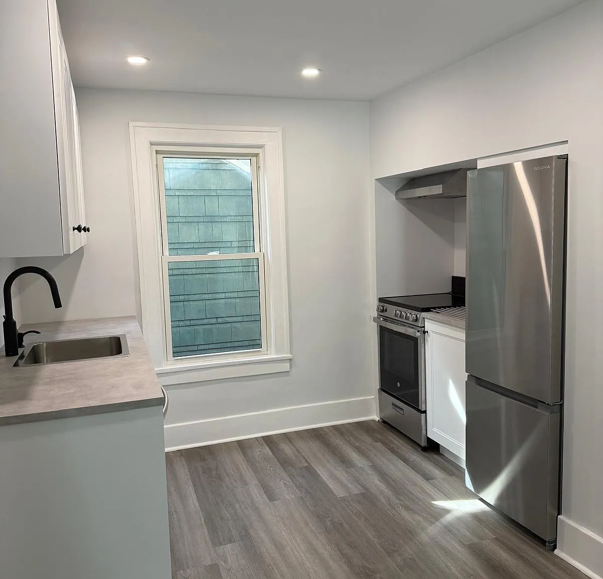 2 bed, 600 sqft, $1,595 — Photo 1