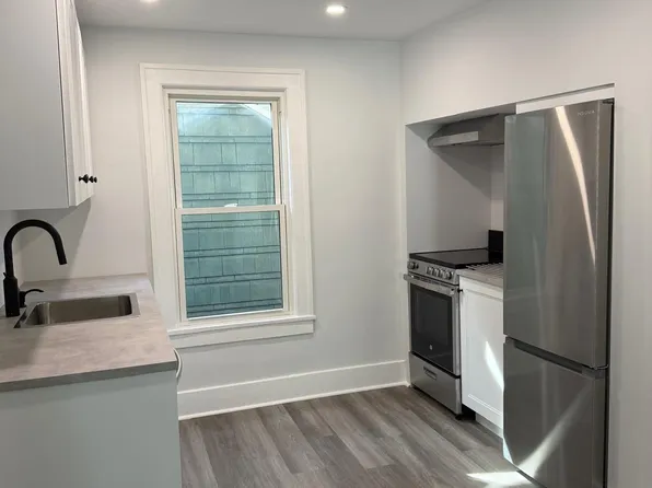 2274 Louis Ave #1, Windsor, ON N8X 4C3