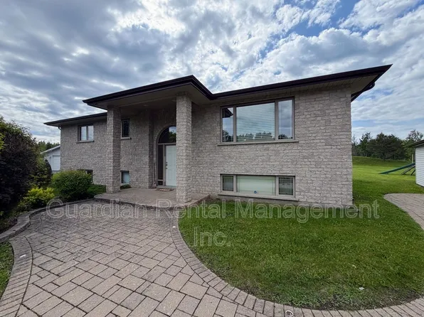 2196 Falconcrest Dr, Thunder Bay, ON P7J 1H5