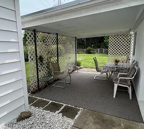 3rd image of 105 Parkside Ave