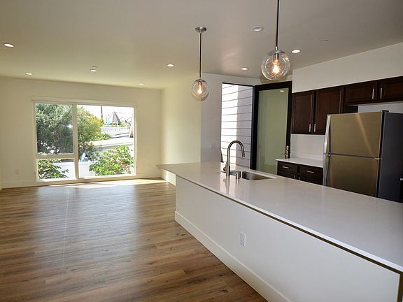 5th image of 7421 Olivetas Ave
