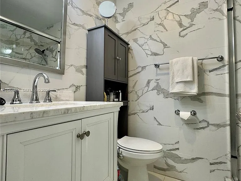 7049 Marlberry Ln #7049 — Photo 11