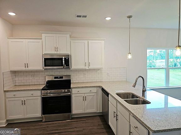 5th image of 317 Angela Ave #4