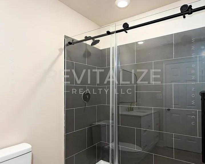 1704 McGill Ave — Photo 27