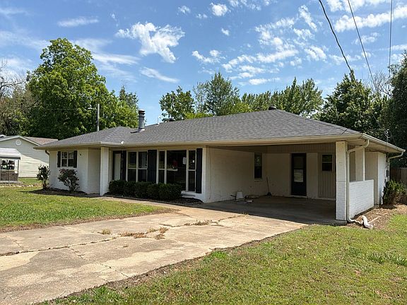 3rd image of 829 Maple Shade Rd